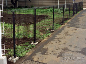 のフェンス・柵 イーネットフェンス1F型 自由柱タイプ 施工例