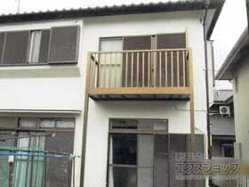 LIXIL リクシル(トステム)のバルコニー・ベランダ ビューステージHスタイル 縦太格子 単体 柱建て式 施工例