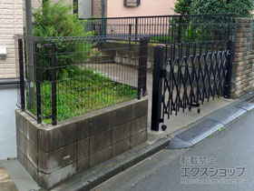 のカーゲート トリップゲート RA型 ノンレール 片開き 33S※施錠機能なし 施工例