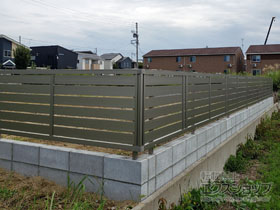 のフェンス・柵 セレビューフェンス R3型 自在柱 施工例