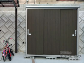 の物置・屋外倉庫 エスモ 一般型 1950×900×1959 ESE-1909A-DW 施工例