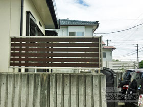 のフェンス・柵 ルシアスフェンスF04型　横板　木目カラー　自由柱施工 施工例