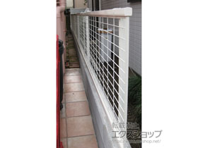 のフェンス・柵 シンプレオフェンスM1型 横井桁メッシュ 自由柱施工 施工例