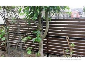Value Selectのフェンス・柵・塀 モクアルフェンス 横板タイプ 2段支柱 自立建て用(パネル2段) 施工例