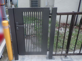 の門扉 ライシス門扉 2型 細たて桟 片開き 柱使用 施工例