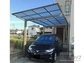 LIXIL(リクシル)のカーポート フーゴF (フラットスタイル) 積雪～20cm対応 施工例