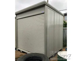 タクボの物置・収納・屋外倉庫 Mr.トールマンダンディ (シャッター扉) 一般型 2532×2290×2570（JNE-2522） JNE-2522-W 施工例