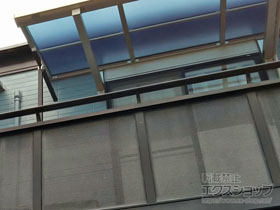 のバルコニー・ベランダ屋根 ソラリア F型 ルーフタイプ 単体積雪〜20cm対応 施工例