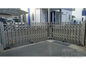 のカーゲート レイオス3型(ペットガード) ノンレール 角地タイプ 両開き 30WJ+23T 施工例