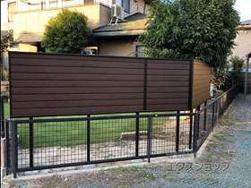 のフェンス・柵 モクアルフェンス 目隠しタイプ 2段支柱 ブロック建て用 施工例