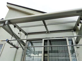 YKKAPのバルコニー屋根 ソラリア R型 ルーフタイプ 単体積雪〜20cm対応 施工例