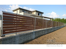 のフェンス・柵 ルシアスフェンスF04型　横板　木目カラー　自由柱タイプ 施工例