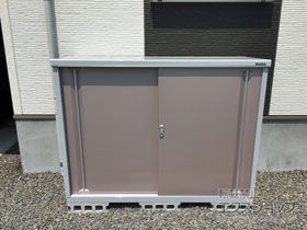 の物置・屋外倉庫 シンプリー 一般型 1740×755×1303（MJX-177C） MJX-177C-AR 施工例