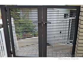 の門扉 プレスタ門扉 1型 細横桟 両開き 柱使用 施工例