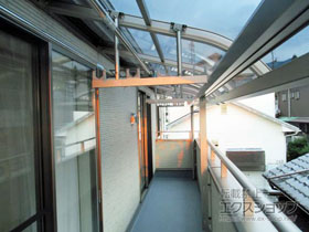 のバルコニー・ベランダ屋根 プレシオステラスII R型 屋根タイプ 連棟 積雪〜20cm対応 施工例