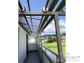 のバルコニー・ベランダ屋根 ソラリア F型 屋根タイプ 連棟 積雪〜20cm対応 施工例