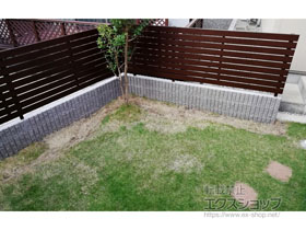 のフェンス・柵 ルシアスフェンスH02型　横板格子　木調カラー　自由柱施工 施工例