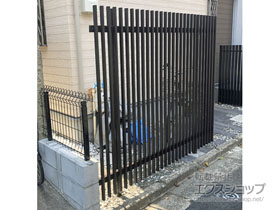 のフェンス・柵 エルファード1型　間仕切り支柱 施工例