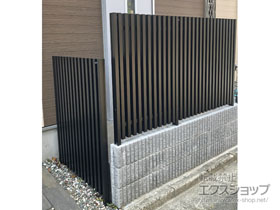 のフェンス・柵 エルファード　両面タイプ1型　間仕切り支柱 施工例