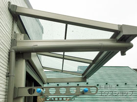 のバルコニー・ベランダ屋根 スピーネ F型 ルーフタイプ 単体 積雪〜20cm対応 施工例