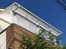 YKKAPのバルコニー屋根 ソラリア F型 屋根タイプ 単体 積雪～20cm対応 施工例