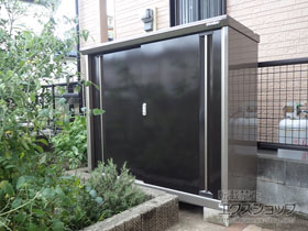 の物置・屋外倉庫 ナイソーシスター　1520×580×1303（KMW-156C-P） KMW-156C-P 施工例