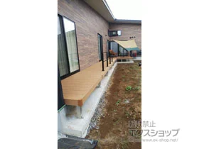 YKKAPのウッドデッキ リウッドデッキ 200＋ルシアスデッキフェンスB02型＜横格子1本タイプ＞ 施工例