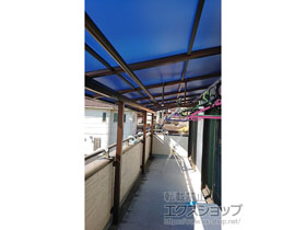 のバルコニー・ベランダ屋根 プレシオステラスII F型 屋根タイプ 連棟 積雪〜20cm対応 施工例