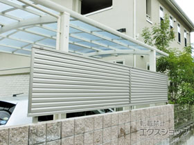 のフェンス・柵 ミエーネフェンス 目隠しルーバータイプ 自由柱施工 施工例