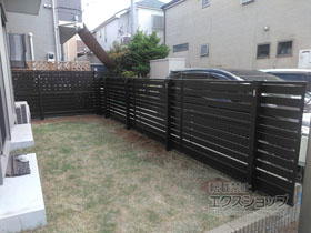 のフェンス・柵 モクアルフェンス 横板タイプ 2段支柱 自立建て用（パネル2段） 施工例