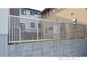 のフェンス・柵 ライシスフェンス7型　井桁格子　フリーポールタイプ 施工例