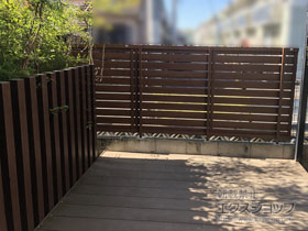 のフェンス・柵 フェンスAA YS3型 横スリット 板張り 木調カラー フリーポールタイプ 施工例