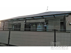 のバルコニー・ベランダ屋根 ソラリア F型 屋根タイプ 連棟 積雪〜20cm対応 施工例