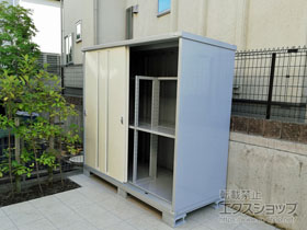 の物置・屋外倉庫 シンプリー 一般型 2160×905×1903（MJX-219E-P） MJX-219E-P-FW 施工例