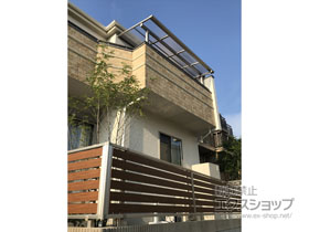 のフェンス・柵 ルシアスフェンスF04型 横半目隠し 複合化カラー 自由柱施工 施工例