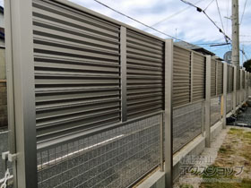 のフェンス・柵 ミエーネ目隠しルーバーフェンス 上段のみ設置 自立建て用 施工例