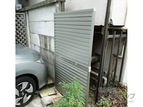 のフェンス・柵 ミエーネフェンス 目隠しルーバータイプ 2段支柱 自立建て用（パネル2段） 施工例