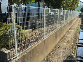 のフェンス・柵 イーネットフェンス1F型 自由柱施工 施工例