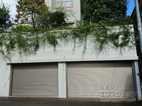 のガレージシャッター ガレージシャッタークワトロ 電動式 内部付タイプ 施工例