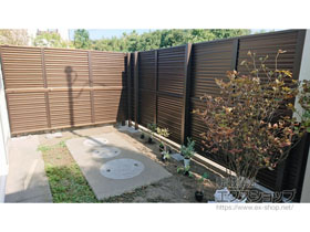 のフェンス・柵 ミエーネフェンス 目隠しルーバータイプ 2段支柱 自立建て用（パネル2段） 施工例