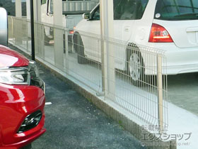 のフェンス・柵 イーネットフェンス 2F型　自由柱タイプ 施工例