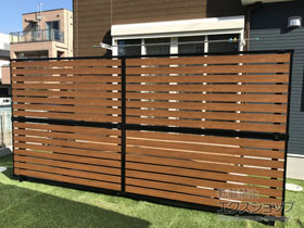 のフェンス・柵 モクアルフェンス 横板タイプ 2段支柱 自立建て用（パネル2段） 施工例