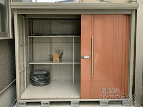 の物置・屋外倉庫 Mr.ストックマンダンディ 一般型 2532×1406×2110 ND-2514-T 施工例