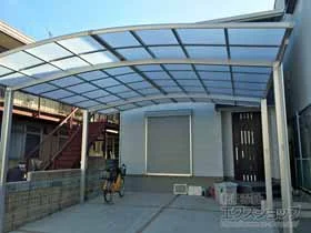 LIXIL(リクシル)のカーポート ネスカR (ラウンドスタイル) ワイド 積雪～20cm対応 施工例