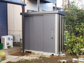 の物置・屋外倉庫 エスケーエイト SK8-70 一般型 1800×1200×1940 SK8-70-GK 施工例