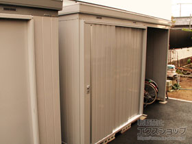 の物置・屋外倉庫 ネクスタウィズ 一般型 4000×1790×2375 左扉タイプ（NXN-40H・32HK） NXN-40H・32HK-MG 施工例