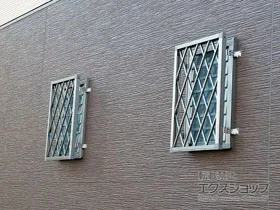 LIXIL ���N�V��(�g�X�e��)�̖ʊi�q�E���i�q �y�����z�A���~�ʊi�q �q�V�N���X �{�H��