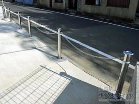 LIXIL リクシル(TOEX)のお問い合わせ商品 スペースガード（車止め） F76型（ステンレス） 施工例