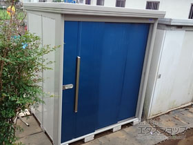 の物置・屋外倉庫 Mr.ストックマンダンディ 一般型 1832×1406×2110 ND-1814-DB 施工例