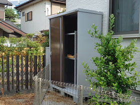 の物置・屋外倉庫 シンプリー 一般型 1520×615×1903（MJX-156E-P） MJX-156E-P-TB 施工例